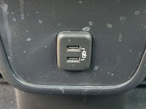 Used 2022 Chevrolet Equinox LS FWD image 16