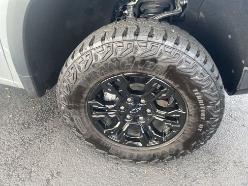 Used 2024 Chevrolet Silverado 1500 ZR2 w/ Technology Package image 14