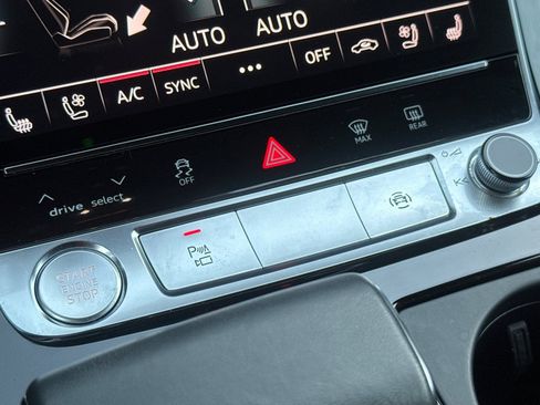 Used 2019 Audi Q8 Prestige w/ Towing Package image 27