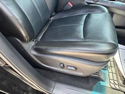 Used 2014 Nissan Pathfinder SL w/ Cargo Package FWD image 12