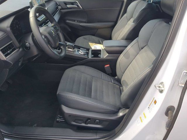 Used 2023 Mitsubishi Outlander SE Black Edition AWD/4WD image 15