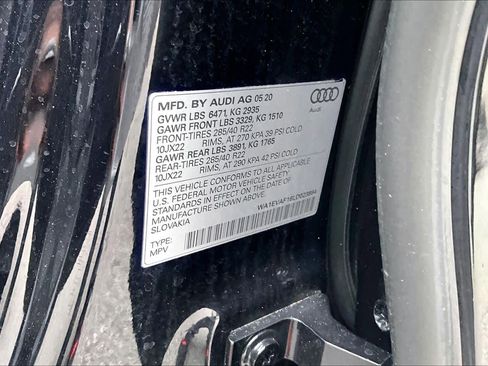 Used 2020 Audi Q8 Premium Plus image 30