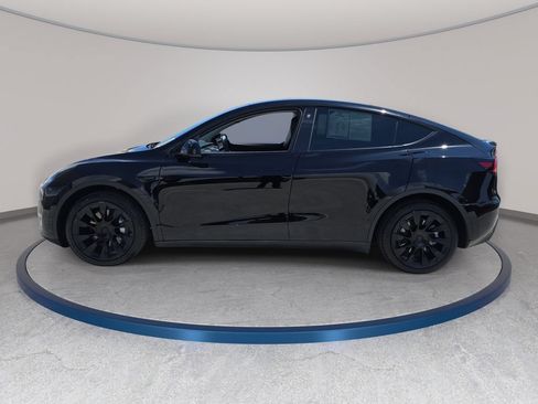 Used 2022 Tesla Model Y Long Range AWD/4WD image 9