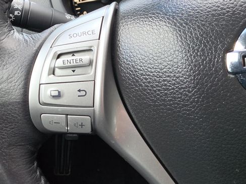 Used 2017 Nissan Altima 2.5 SV w/ Convenience Package FWD image 14