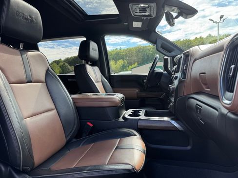 Used 2022 Chevrolet Silverado 2500 High Country w/ Z71 Off-Road Package image 14