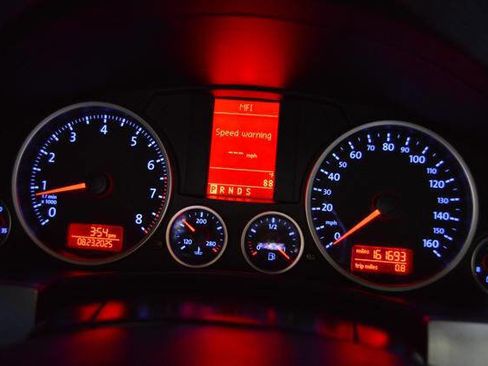 Used 2009 Volkswagen Touareg VR6 image 17