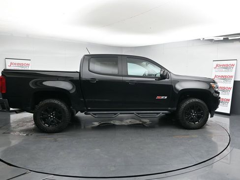 Used 2022 Chevrolet Colorado Z71 w/ Z71 Midnight Edition image 9