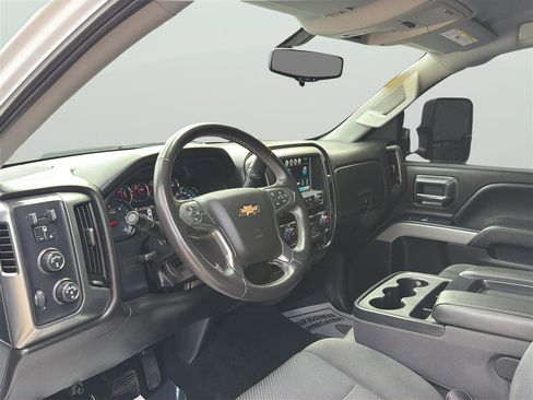 Used 2018 Chevrolet Silverado 1500 LT w/ All Star Edition AWD/4WD image 11