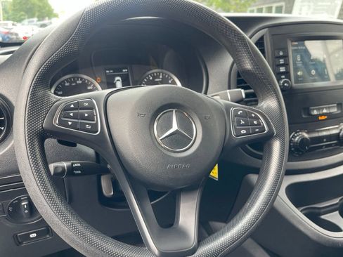 Used 2023 Mercedes-Benz Metris image 22