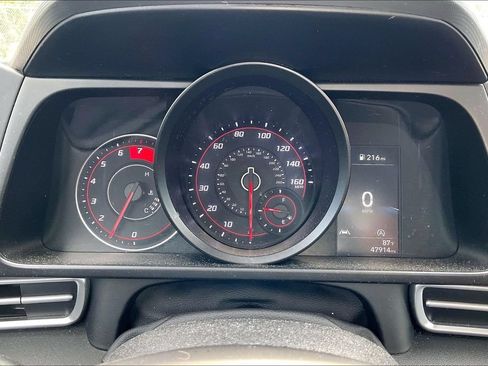 Used 2021 Hyundai Elantra SE FWD image 13