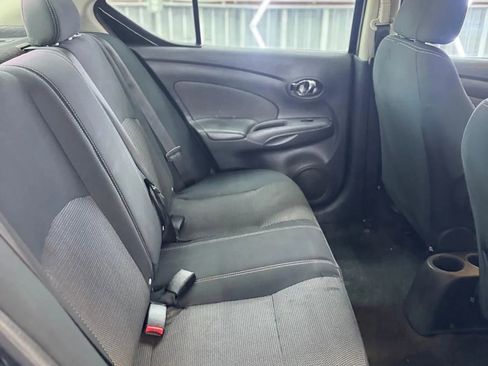 Used 2016 Nissan Versa SV image 39