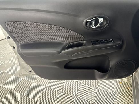 Used 2016 Nissan Versa SV image 11