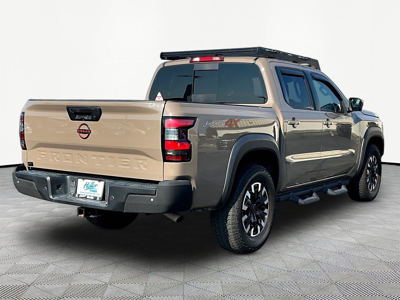 Used 2023 Nissan Frontier PRO-4X w/ Pro Convenience Package AWD/4WD image 6