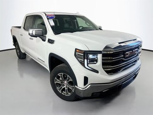 Used 2025 GMC Sierra 1500 SLT AWD/4WD image 2