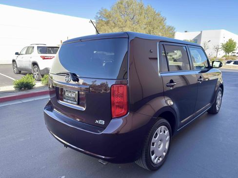 Used 2008 Scion xB image 9