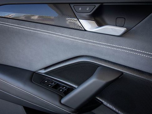 New 2026 Volkswagen Tiguan SE R-Line FWD image 24