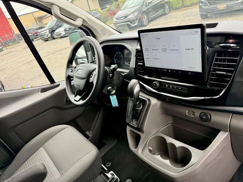 Used 2024 Ford Transit 350 XLT RWD image 28