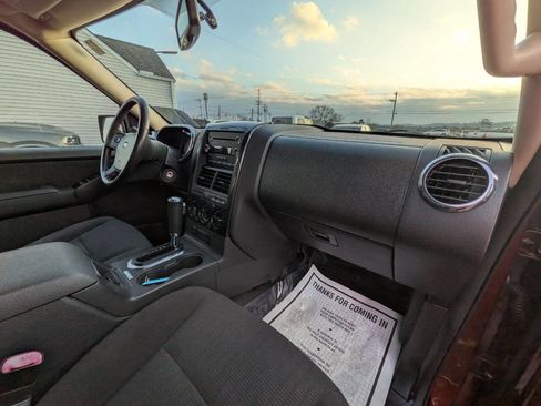 Used 2010 Ford Explorer Sport Trac XLT image 21