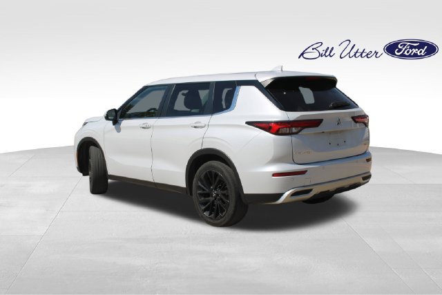 Used 2023 Mitsubishi Outlander SE FWD image 7