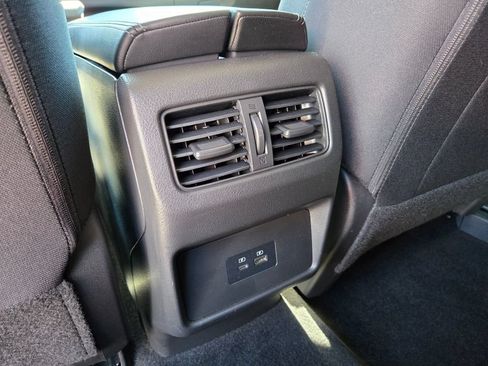Certified 2023 Nissan Rogue SV FWD image 16