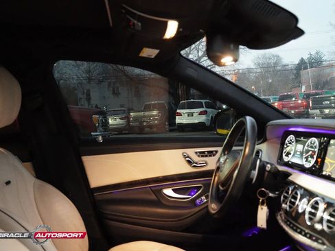 Used 2015 Mercedes-Benz S 63 AMG 4MATIC Sedan w/ Driver Assistance Package image 34