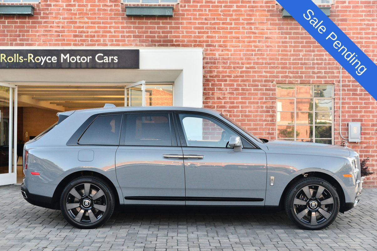 Certified 2022 Rolls-Royce Cullinan w/ Technology Package AWD/4WD image 3