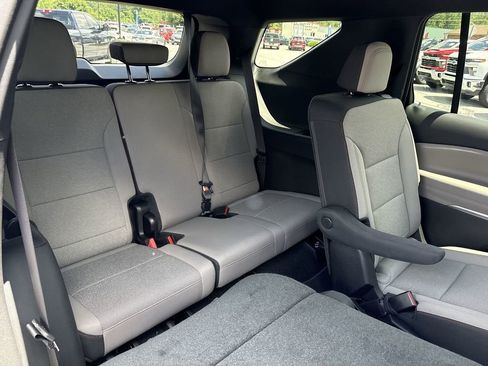 New 2025 Chevrolet Traverse LT image 26