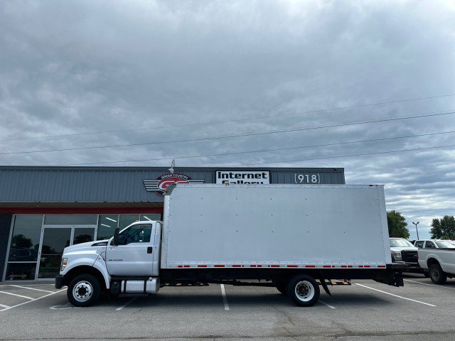 Used 2017 Ford F650 2WD Regular Cab Super Duty image 5