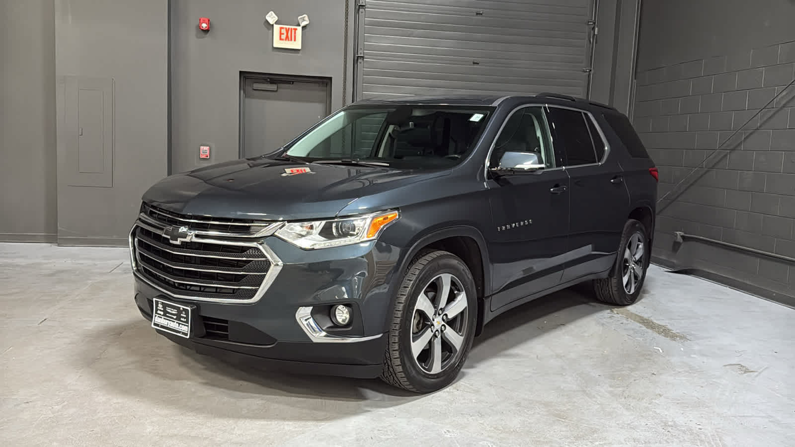 Used 2019 Chevrolet Traverse LT w/ LT Premium Package AWD/4WD image 3