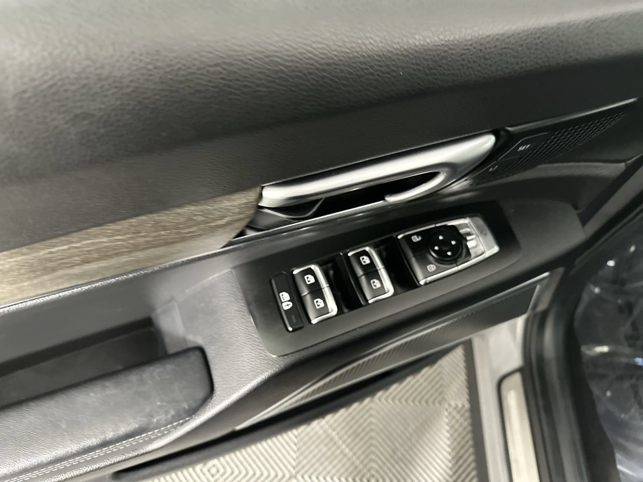 Certified 2022 Kia Telluride SX w/ SX Prestige Package AWD/4WD image 5