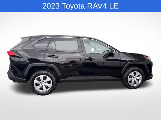 Used 2023 Toyota RAV4 LE AWD/4WD image 6