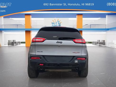 Used 2017 Jeep Cherokee Trailhawk image 7