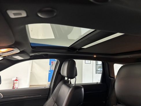 Used 2022 Jeep Grand Cherokee Limited w/ Tech Group image 4