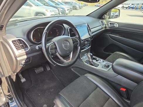 Certified 2022 Jeep Grand Cherokee Laredo X AWD/4WD image 16