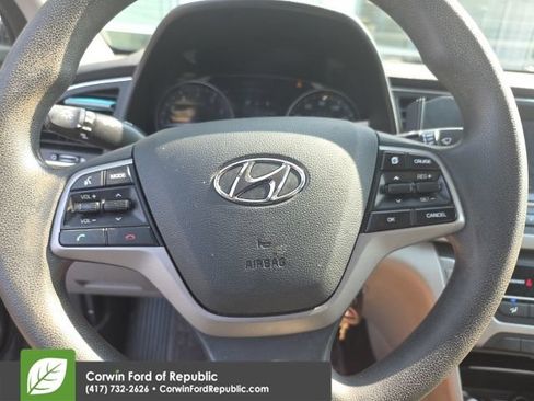 Used 2018 Hyundai Elantra SEL FWD image 9