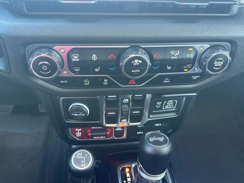 Used 2024 Jeep Wrangler Willys image 15