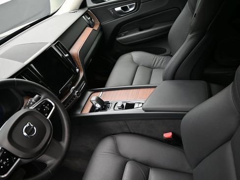 Used 2024 Volvo XC60 B5 Plus w/ Protection Package Premier AWD/4WD image 15