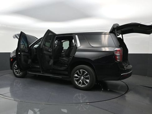 Used 2022 Chevrolet Tahoe LT w/ Luxury Package RWD image 22