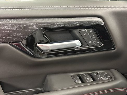 New 2026 GMC Yukon AT4 Ultimate AWD/4WD image 23