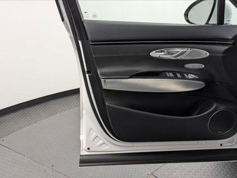 Used 2022 Genesis GV70 2.5T w/ Select Package image 12