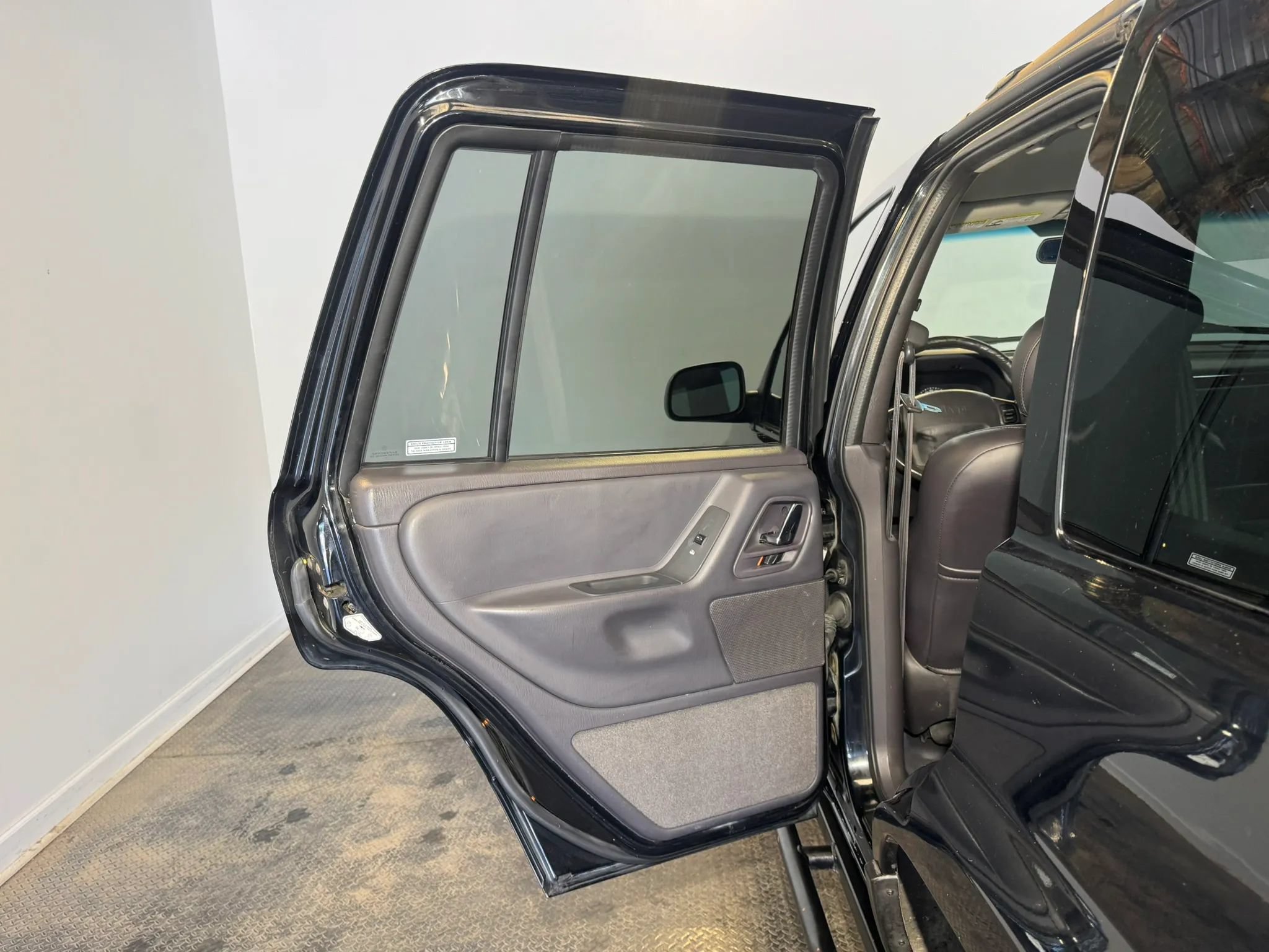 Used 2000 Jeep Grand Cherokee Laredo AWD/4WD image 23