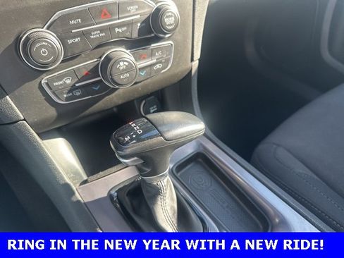 Used 2022 Dodge Charger SXT w/ Blacktop Package image 20