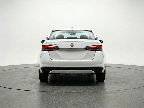 Used 2025 Nissan Versa SV image 7