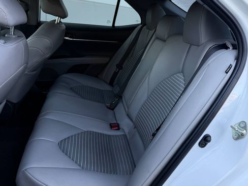 Used 2020 Toyota Camry SE w/ Carpet Mat Package FWD image 23