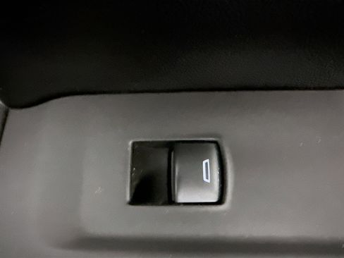 Used 2021 Chevrolet Silverado 1500 LT image 30