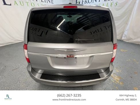 Used 2013 Chrysler Town & Country Touring-L w/ Driver Convenience Group FWD image 6