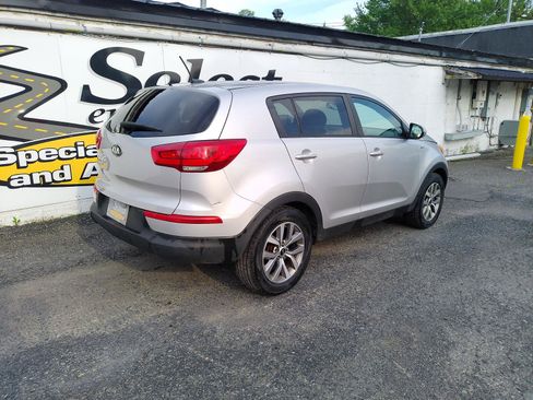 Used 2016 Kia Sportage LX AWD/4WD image 3