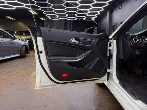 Used 2016 Mercedes-Benz CLA 250 image 12