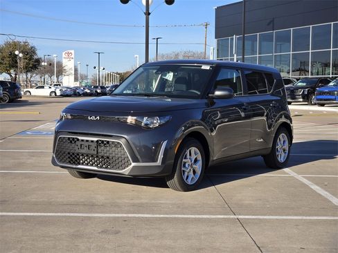 New 2025 Kia Soul S image 2