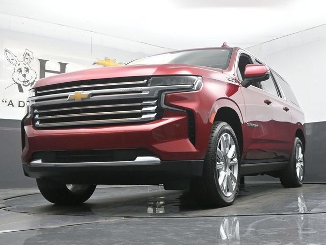 Used 2022 Chevrolet Suburban High Country AWD/4WD image 4